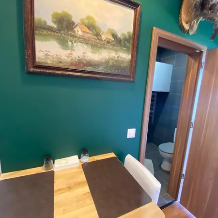 ölyv Apartman Fertőrákos